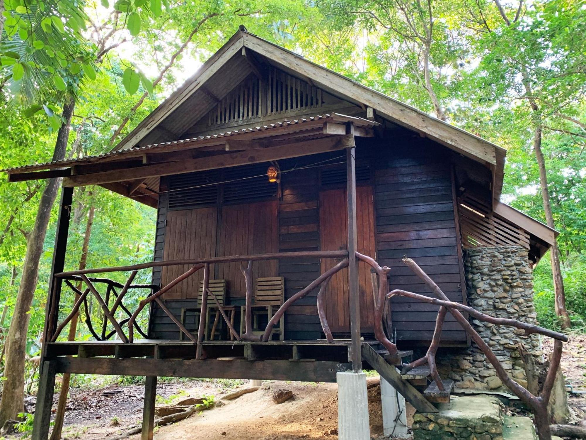 Room In Bungalow - Breathtaking Cottage Of Koh Pu ジュム島 エクステリア 写真